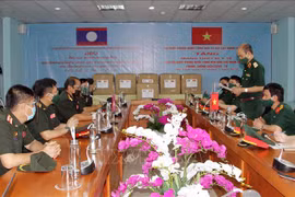 COVID-19 : Aide du ministère vietnamien de la Défense à son homologue lao