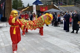 Gastronomie, chapeau conique et tunique traditionnelle brillent au 2e Festival du Vietnam en France