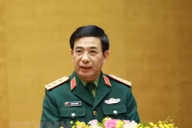 Entretien téléphonique entre les ministres vietnamien et russe de la Défense