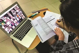 Faire de l’enseignement à distance un trait d’union en temps d’épidémie
