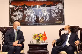 Le président Nguyên Xuân Phuc reçoit des sociétés énergétiques américaines