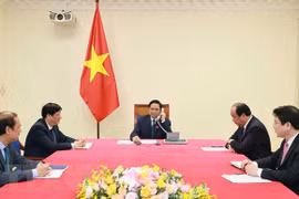 Le PM cambodgien formule ses félicitations au Premier ministre Pham Minh Chinh