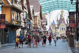 Le Vietnam prend des mesures prudentes pour rouvrir le tourisme 