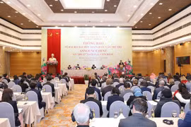 Informer les diplomates étrangers sur le 13e Congrès national du PCV 