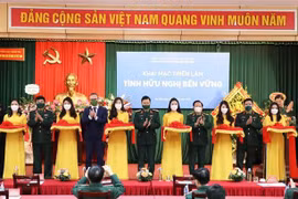 Ouverture de l'exposition sur les relations Vietnam-Russie à Hanoï