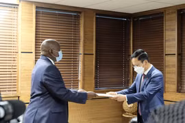 Le Botswana veut renforcer sa coopération avec le Vietnam