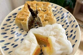 Le gâteau de lune de Bà Dân a un prix assez élevé par rapport aux autres gâteaux. Photo : CTV/CVN
