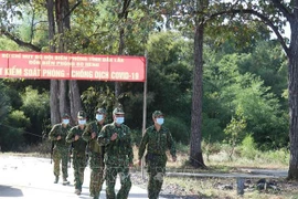 L'armée vietnamienne renforce la lutte contre le COVID-19 
