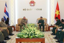 Promouvoir la coopération entre le Vietnam et Cuba dans la défense