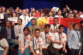 Le Vietnam décroche trois médailles lors des Olympiades européennes de physique 2022