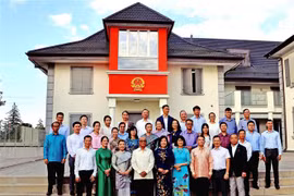 Les missions à Genève célèbrent le 60e anniversaire des relations Vietnam-Laos