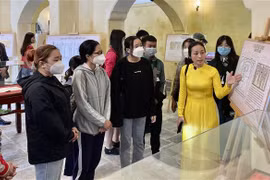 Ouverture d’une exposition de livres précieux de la dynastie des Nguyen à Thua Thien-Hue