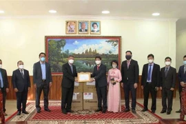 Le consulat général du Vietnam à Preah Sihanouk félicite la Fête nationale du Cambodge