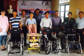 Aide de l'USAID pour des handicapés à Thua Thien-Hue