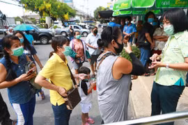 La Thaïlande continue de soutenir les victimes de COVID-19