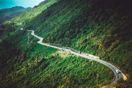 Le col de Hai Van - la plus belle route côtière au Centre du Vietnam