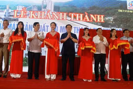 Ha Tinh : Inauguration de la plus grande usine de panneaux de fibres de bois au Centre