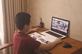 Classes virtuelles, connaissances réelles