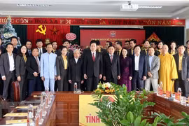 Le président du FPV formule ses vœux de Noël à Nghê An et Thai Binh