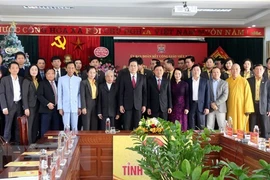 Le président du FPV formule ses vœux de Noël à Nghê An et Thai Binh