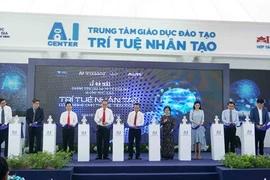 Lancement de la formation sur l'intelligence artificielle et la robotique