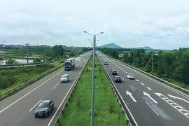 Le Laos discute de la construction d’une autoroute reliant de Vientiane au Vietnam