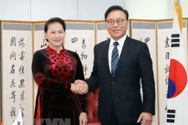 La présidente de l’AN reçoit le consul général honoraire du Vietnam à Busan-Kyeongnam