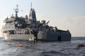 Hommage aux soldats tombés pour Truong Sa (Spratley)