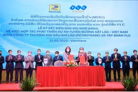 Le Vietnam et le Laos signent des accords sur des projets importants