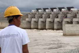 Le Cambodge inaugure son plus grand barrage 