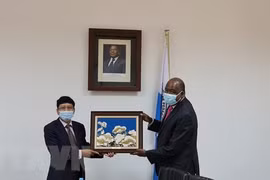 Le Vietnam et le Mozambique renforcent leurs liens dans l'éducation