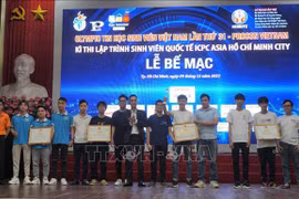 Remise des prix de trois concours d'informatique à Ho Chi Minh-Ville