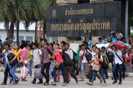 COVID-19 : les travailleurs migrants en Thaïlande se verront accorder un délai de grâce