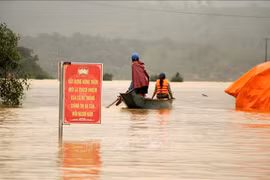 Crues : 45 milliards de dongs répartis en faveur de 11 provinces du Centre