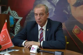 Un ancien gouverneur russe apprécie la réponse du Vietnam au COVID-19