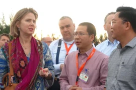 Des experts néerlandais proposent des mesures de lutte contre l’érosion du littoral à Hoi An