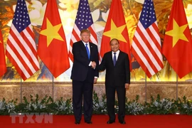  Sommet Etats-Unis – RPDC : le PM Nguyen Xuan Phuc rencontre le président Donald Trump