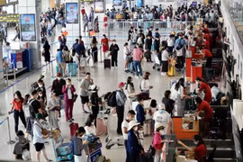 Le nombre record de passagers attendu à des aéroports de Noi Bai et Tan Son Nhat