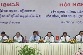 Édification d'une frontière vietnamo-cambodgienne de paix, d'amitié et de coopération 