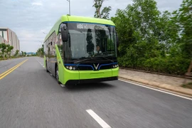 Premier modèle de bus électrique testé au Vietnam