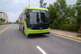 Premier modèle de bus électrique testé au Vietnam