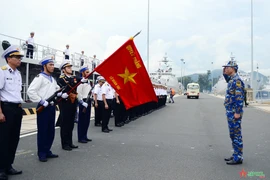 La frégate 012-Ly Thai Tô de la Marine populaire du Vietnam termine son séjour en Indonésie