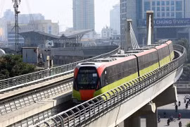 Essai à vitesse maximale sur la section surélevée de la ligne de métro Nhon - gare de Hanoï