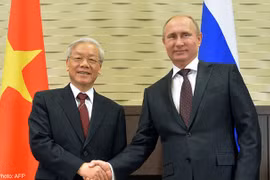 La Russie salue le rôle du Vietnam au sein des organisations régionales et internationales