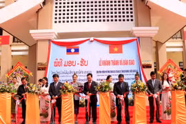Laos: Inauguration d'une école construite avec l'aide du président vietnamien