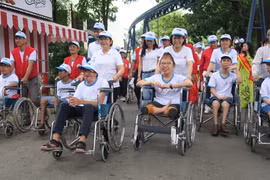 Efforts des victimes vietnamiennes pour surmonter la douleur de l'agent orange 