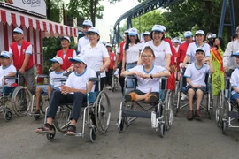 Efforts des victimes vietnamiennes pour surmonter la douleur de l'agent orange 