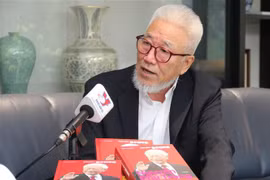 Cho Chul Hyeon, auteur du livre "Le Secrétaire général du Vietnam Nguyên Phu Trong". Photo. VNA