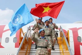 Ces dix dernières années, le Vietnam a envoyé plus de 800 officiers et soldats pour participer aux missions onusiennes de maintien de la paix. Photo: VNA