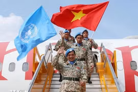 Ces dix dernières années, le Vietnam a envoyé plus de 800 officiers et soldats pour participer aux missions onusiennes de maintien de la paix. Photo: VNA